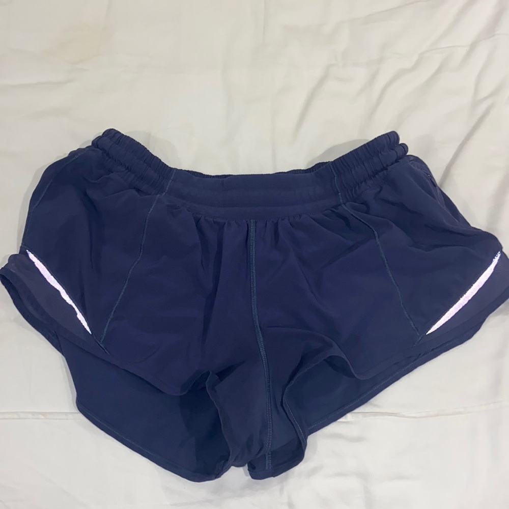 Lululemon Hotty Hot shorts 2.5”